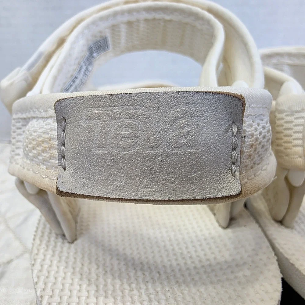 Teva Women's Platform Universal Mesh Sandal Size 6 Platform White Festival
